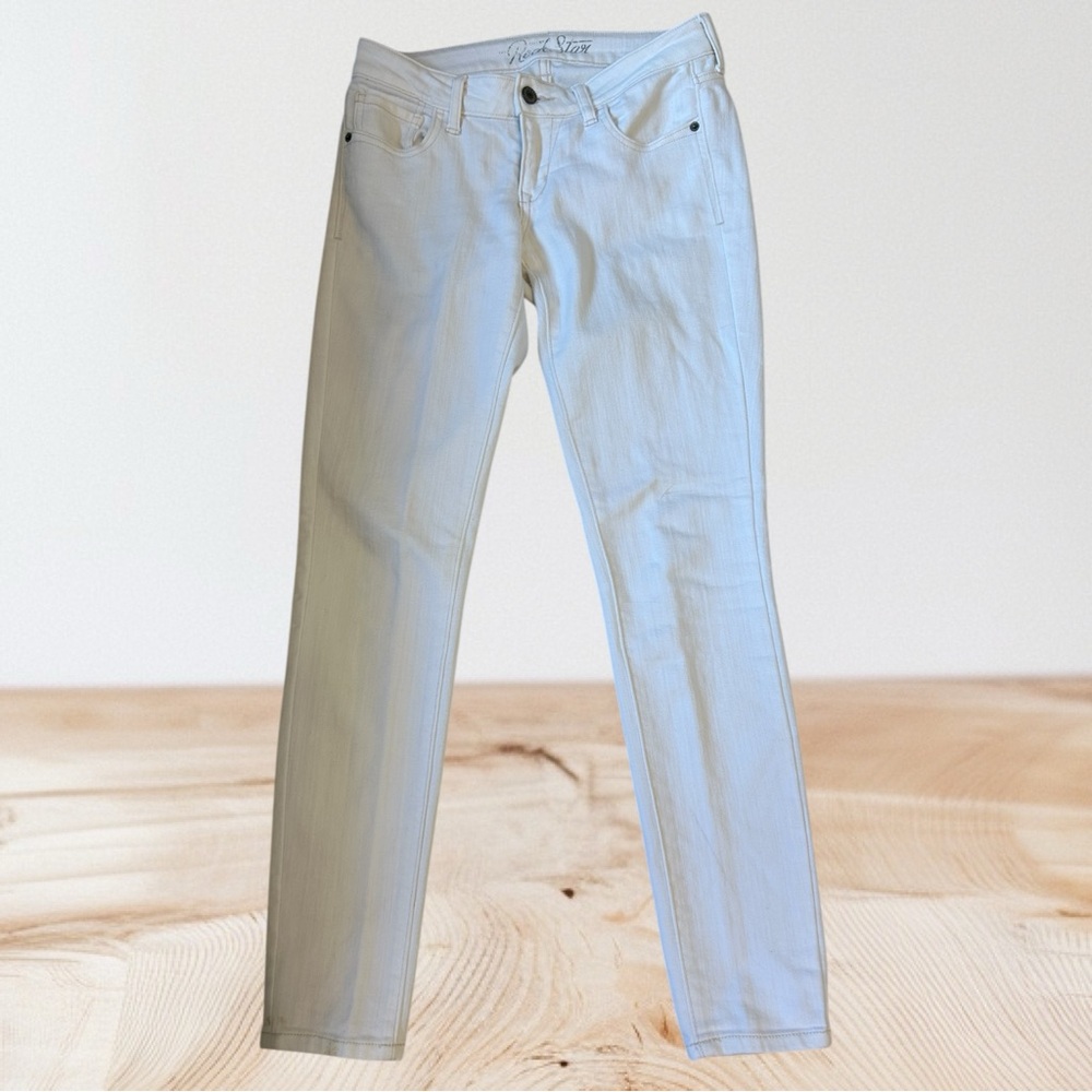 Old Navy White Denim Jeans, 5-Pocket Style, Regular Fit, Size 6